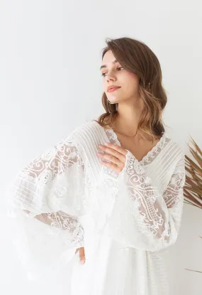 Maxikleid mit ausgestellten Ärmeln und Blumenstickerei